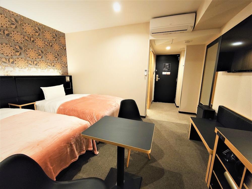 Hotel Rich Station South 3*